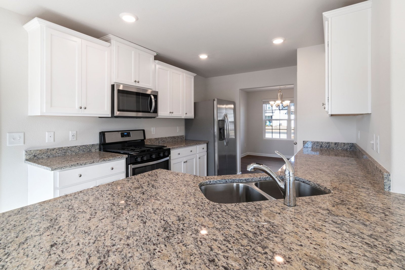 Mặt bếp ốp đá granite